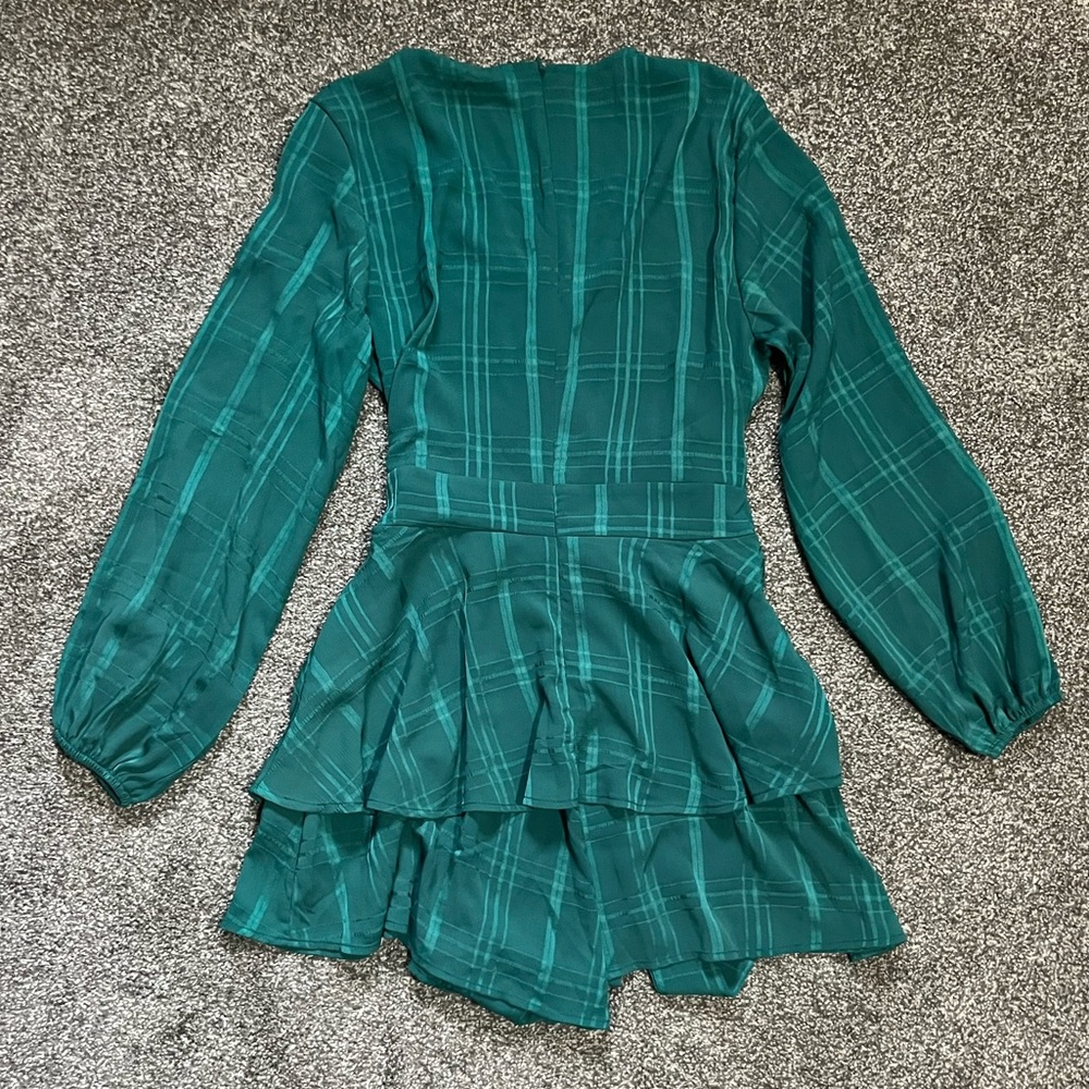 V Neck Ruffled Romper - Picture 5 of 6